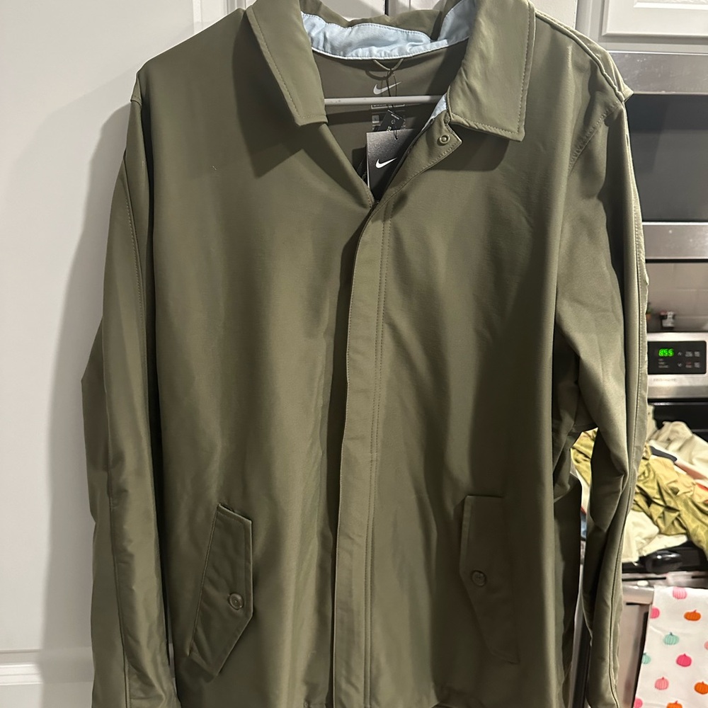 Nike military green jacket size large brand new with tags